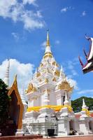 Chedi im Wat Phra Borommathat Chaiya Tempel in Surat Thani foto