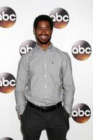 los angeles, 10. jan - alfred enoch auf der disney abc tv tca winter 2017 party im langham hotel am 10. januar 2017 in pasadena, ca foto