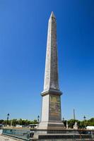 paris, frankreich, 2022 - der luxor obelisk am place de la concorde in paris, frankreich foto