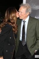 Los Angeles, 10. Dezember - Cynthia Ramirez, Clint Eastwood bei der The Mule-Weltpremiere im Village Theatre am 10. Dezember 2018 in Westwood, ca foto