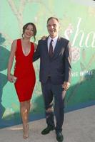 los angeles, 26. juni - emmanuelle vaugier, vince calandra bei der hbo-premiere von sharp ects im arclight theater am 26. juni 2018 in los angeles, ca foto