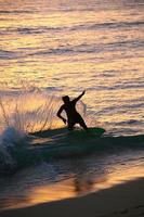Surfer am Waikiki Strand foto