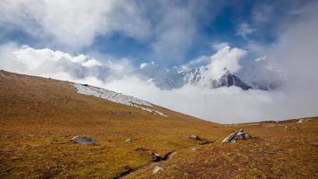 schöne Landschaft der Himalaya-Berge foto