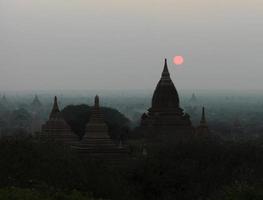 Sonnenaufgang über Ananda Tempel
