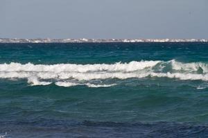 Meereswellen am Mittelmeer foto