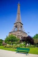 eiffelturm, sommerpark in paris, frankreich foto