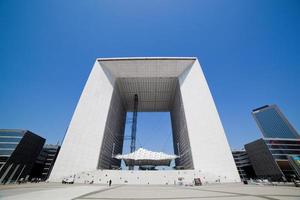 Paris, Frankreich, 2022 - La Grande Arch im Geschäftsviertel La Defense, Paris, Frankreich foto