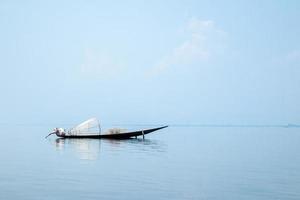 Fischerboot in Inle See, Shan State, Myanmar foto
