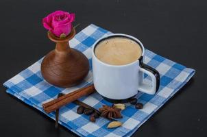 Espresso mit Rose foto