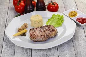 gegrilltes Schweinenackensteak foto