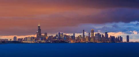 Chicago Skyline in der Abenddämmerung foto