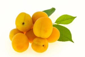 Reife leckere süße Aprikosenhaufen foto