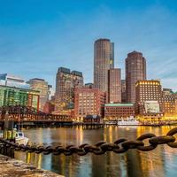 Bostoner Hafen und Finanzviertel