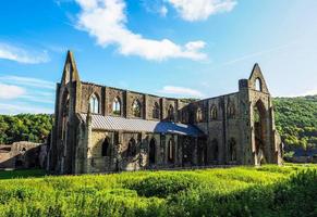 hdr tintern abtei abati tyndyrn in tintern foto