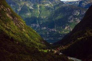 Bunte Bergszenen in Norwegen. schöne Landschaft von Norwegen, Skandinavien. Norwegen Berglandschaft. Natur im Sommer. foto