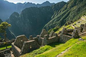 Weltwunder Machu Picchu in Peru. wunderschöne landschaft in den anden mit inka-heiligen stadtruinen. foto