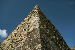 Weltwunder Machu Picchu in Peru. wunderschöne landschaft in den anden mit inka-heiligen stadtruinen. foto