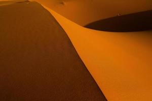 schöne sanddünen in der sahara-wüste in marokko. Landschaft in Afrika in der Wüste. foto