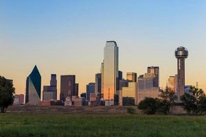Dallas City Skyline in der Dämmerung