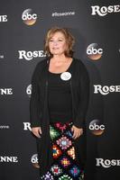 los angeles 23. märz - roseanne barr bei der roseanne-premiere in den walt disney studios am 23. märz 2018 in burbank, ca foto