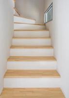 Moderne Holztreppe foto