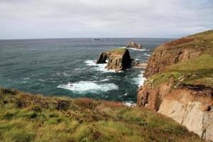 ein Blick auf die Küste von Cornwall bei Lands End foto