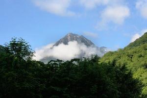 ein blick auf die pyrenäen bei lourdes foto