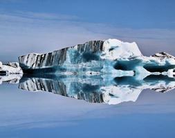 ein blick auf die gletscherlagune jokulsarlon in island foto