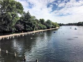 Blick auf einen See in London foto