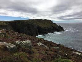 ein Blick auf die Küste von Cornwall bei Lands End foto