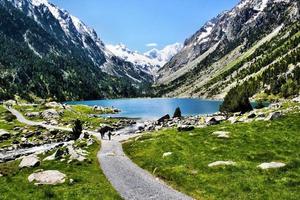 ein blick auf den lac du gaube in den pyrenäen foto