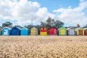 Brighton Bathing Boxes ist ein Wahrzeichen von Brighton Beach in Melbourne, Bundesstaat Victoria in Australien. foto