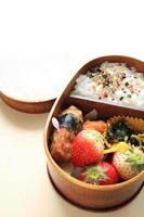 japanisches Essen, hausgemachtes Lunchpaket foto