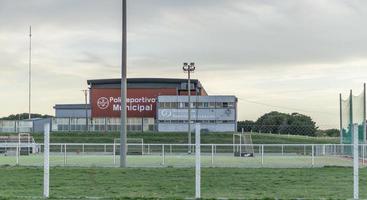 Buenos Aires, Argentinien. 2021. Polideportivo Municipal de Necochea, mit Hockeyfeld foto