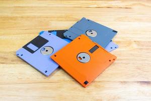 Eine Diskette oder Diskette war von Mitte der 1970er bis Mitte der 2000er Jahre eine allgegenwärtige Form der Datenspeicherung und des Datenaustauschs, ein Konzept alter Technologie foto