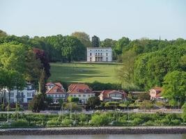 die stadt hamburg und die elbe foto