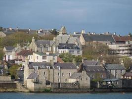 die shetlandinseln mit der stadt lerwick in schottland foto