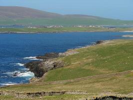 die shetlandinseln mit der stadt lerwick in schottland foto