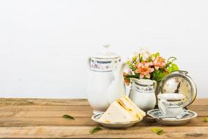 Teezusammensetzung, Teeset auf weißem Hintergrund foto
