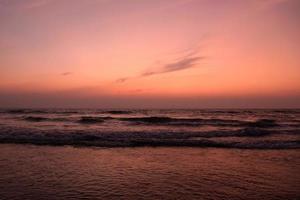 Sonnenuntergang am Strand foto