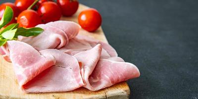 schinken schweinefleisch scheibe fleisch frisch gesunde mahlzeit essen snack auf dem tisch kopieren foto