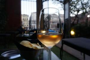 Glas Wein im Freien, Venedig