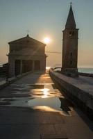 Glockenturm des Heiligtums der Madonna dell'Angelo foto