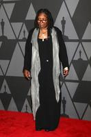 los angeles nov 11 - whoopi goldberg bei den ampas 9th annual Governors awards im dolby ballroom am 11. november 2017 in los angeles, ca foto