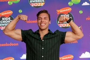 los angeles 9. april - joseph baena bei den kids choice awards 2022 im barker hanger am 9. april 2022 in santa monica, ca foto