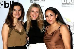 los angeles 18. september - ariana skeeland, lina larson, bita aghaee beim catalina film fest am long beach samstag, im scottish rite event center am 18. september 2021 in long beach, ca foto