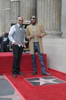 los angeles nov 19 - warren g, snoop dogg bei der snoop dogg star zeremonie auf dem hollywood walk of fame am 19. november 2018 in los angeles, ca foto