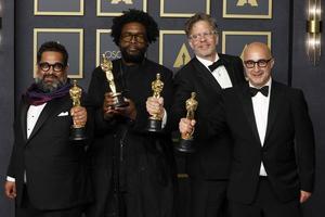 los angeles 27. märz - joseph patel, ahmir thompson alias questlove, david dinerstein, robert fyvolent bei den 94. academy awards im dolby theater am 27. märz 2022 in los angeles, ca foto