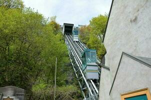 Steigungsstrecke auf Hügel in Quebec, Kanada und Bäume foto