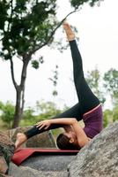 Lebensstil Frau Yoga Posen